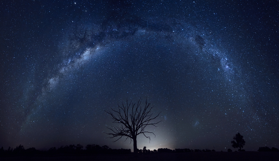 la voix lactée vue dans le ciel pur de l'Outback australien