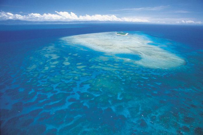 Des milliers d'atolls, d'iles et de Cay ponctuent la Grande Barrière