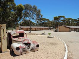 On imagine bien le héros d'un road movie s'installer au motel de la roadhouse pour la nuit